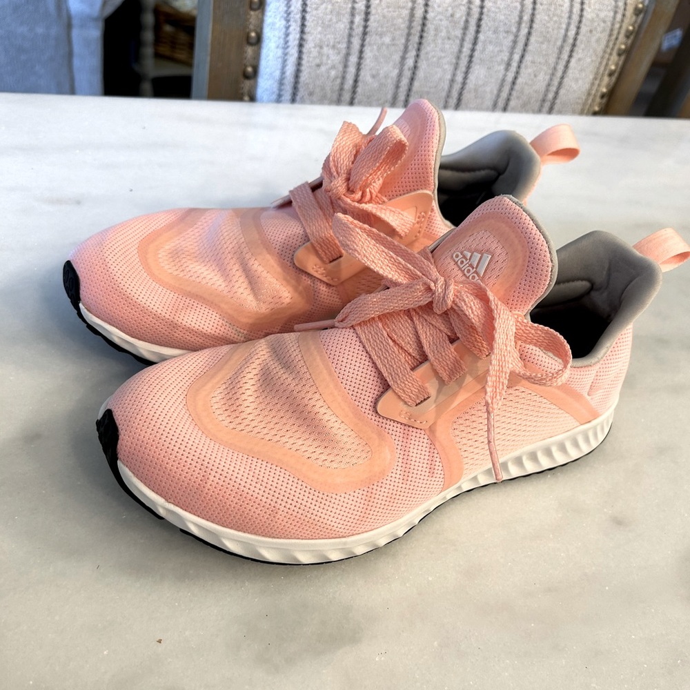 Women’s Adidas Edge Luxe Clima running Sneakers Size 6.5